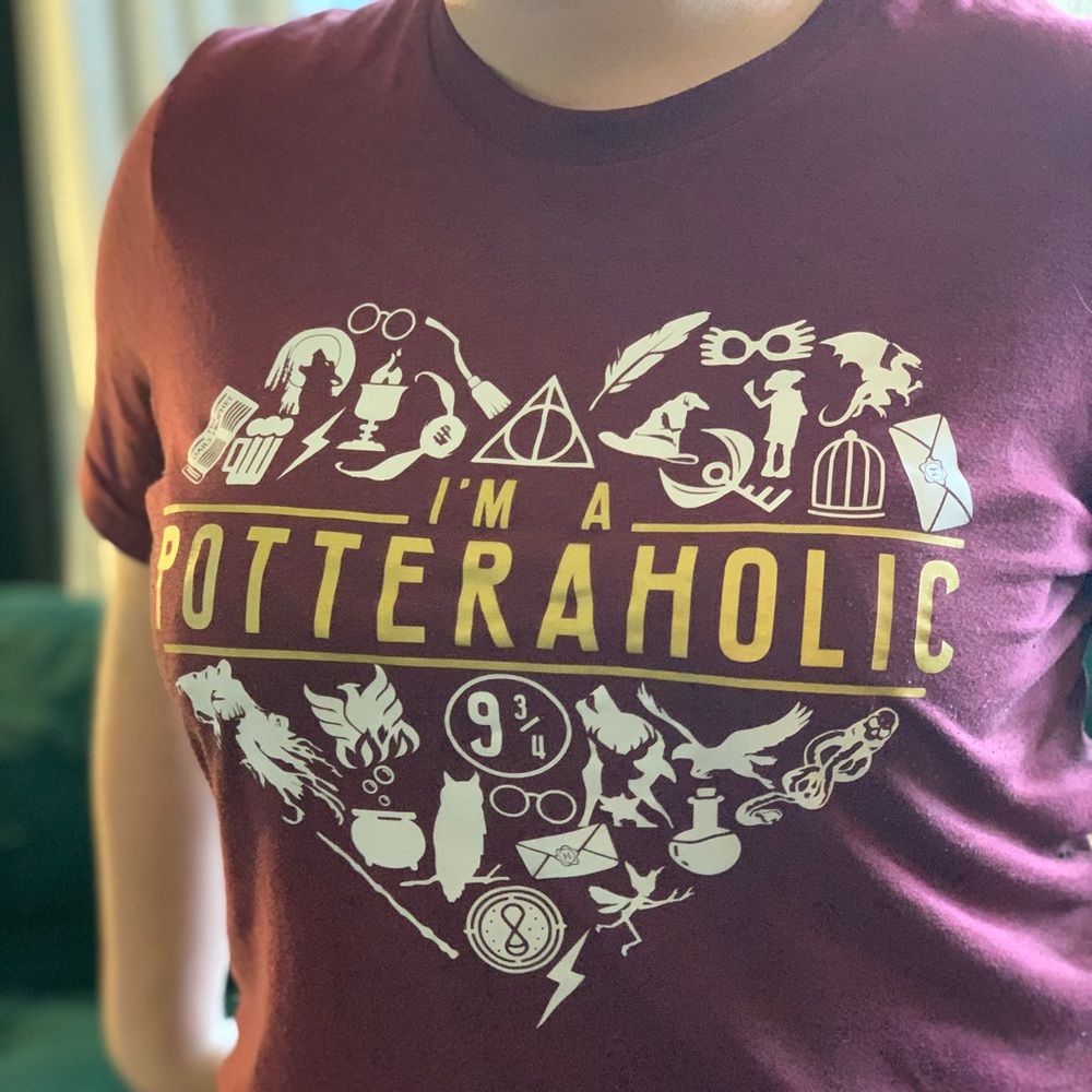 I’m a potteraholic shirt, hp fan shirt, Harry P